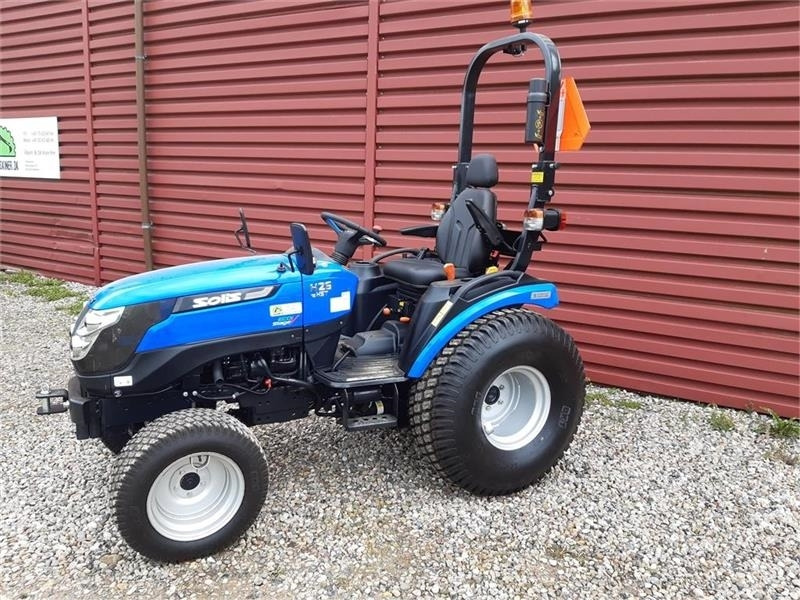 Solis 26 hst - Tractor municipal: foto 1 Solis 26 hst - Tractor municipal: foto 1