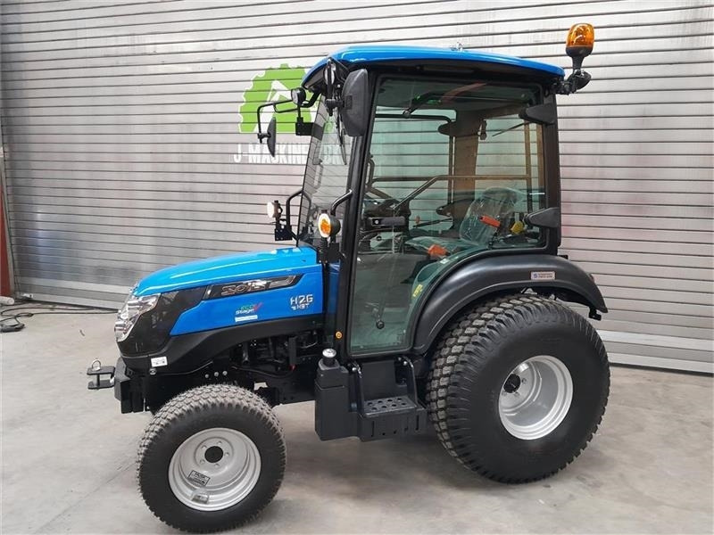 Solis 26 med kabine - Tractor municipal: foto 1 Solis 26 med kabine - Tractor municipal: foto 1