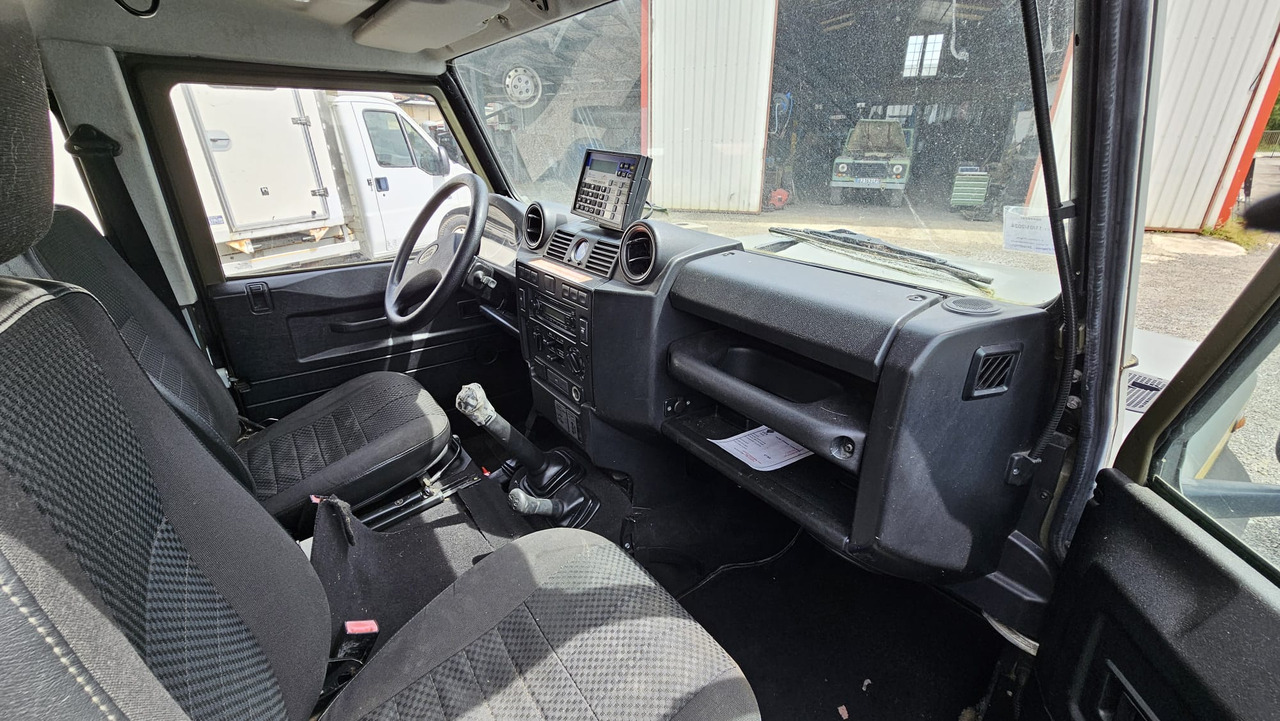 LAND ROVER Défender Ambulance - Furgoneta: foto 5 LAND ROVER Défender Ambulance - Furgoneta: foto 5