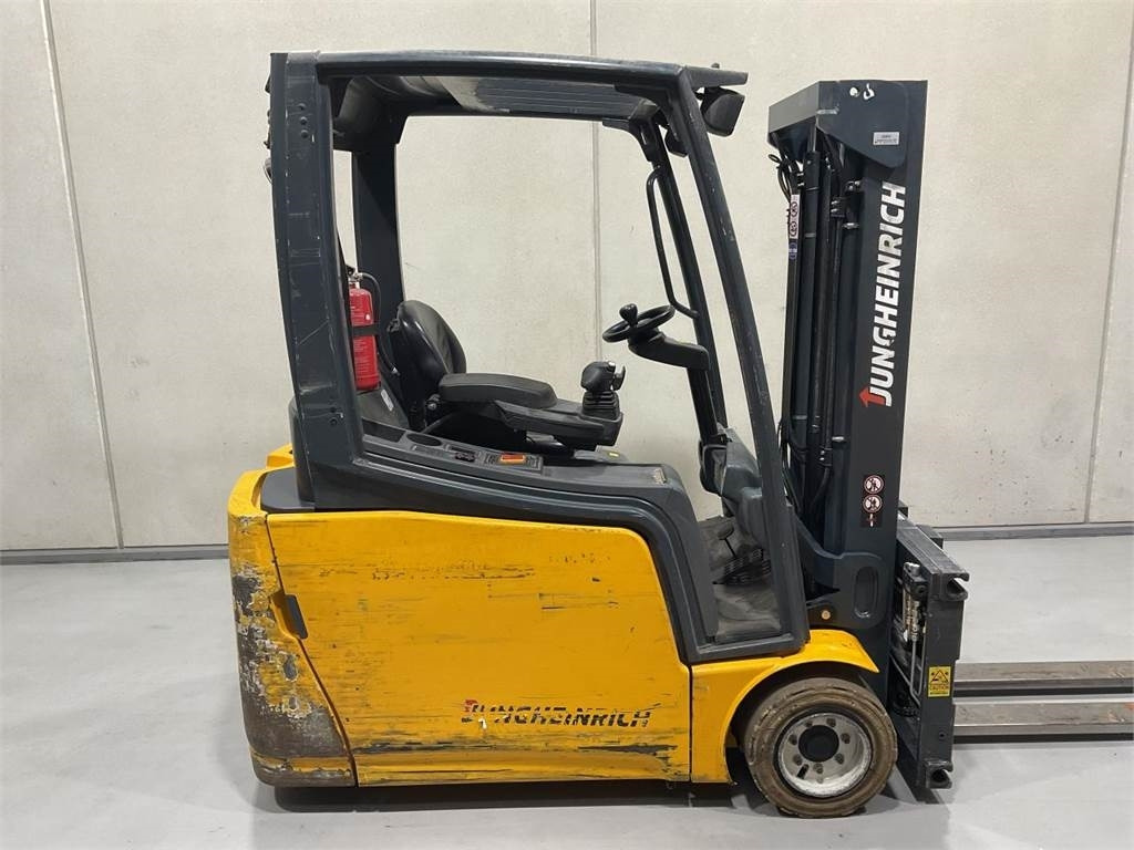 Jungheinrich EFG 218 SP 300ZZ - Carretilla elevadora eléctrica: foto 1 Jungheinrich EFG 218 SP 300ZZ - Carretilla elevadora eléctrica: foto 1