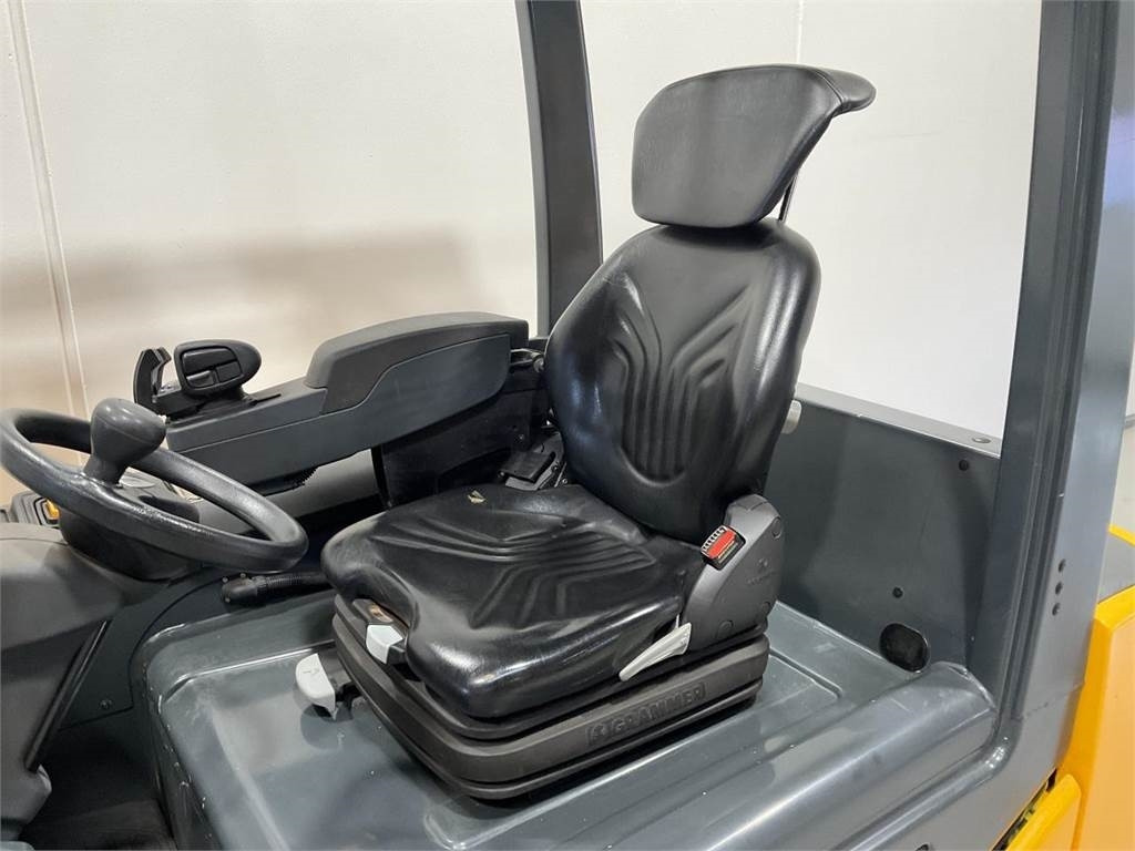 Jungheinrich EFG 430 - Carretilla elevadora eléctrica: foto 5 Jungheinrich EFG 430 - Carretilla elevadora eléctrica: foto 5