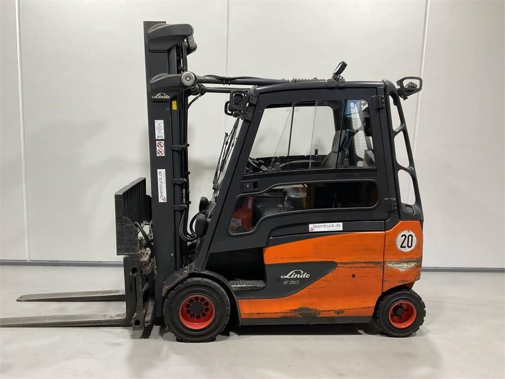 Linde E30/600-02 - Carretilla elevadora eléctrica: foto 3 Linde E30/600-02 - Carretilla elevadora eléctrica: foto 3