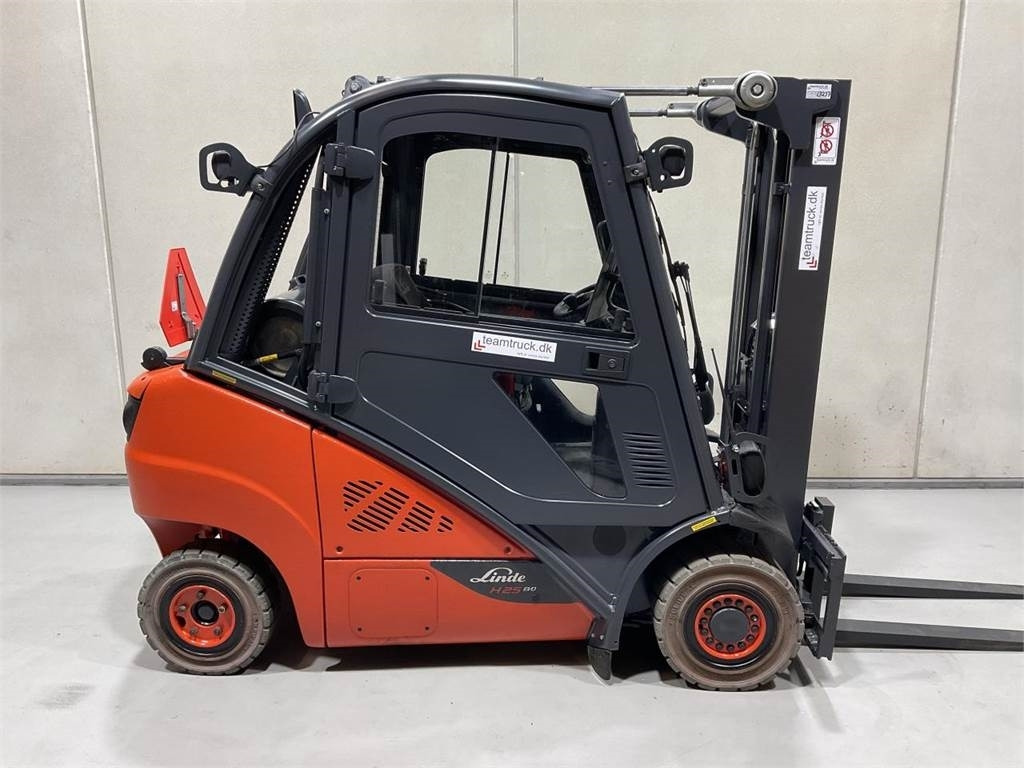 Linde H25T-02 - Carretilla elevadora de gas: foto 1 Linde H25T-02 - Carretilla elevadora de gas: foto 1