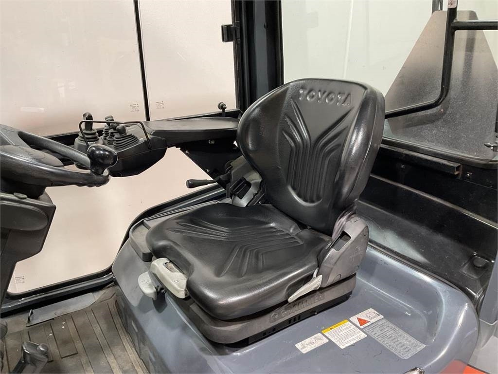 Toyota 40-8FD40N - Carretilla elevadora diésel: foto 5 Toyota 40-8FD40N - Carretilla elevadora diésel: foto 5