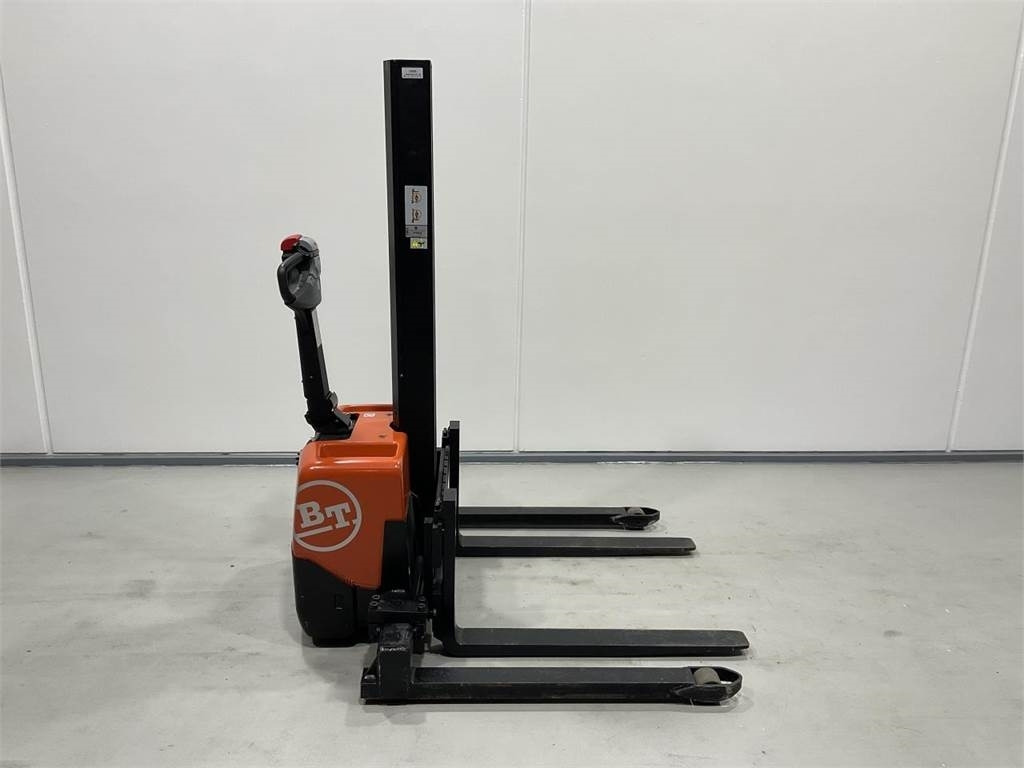 Toyota HWE100 - Apilador: foto 1 Toyota HWE100 - Apilador: foto 1