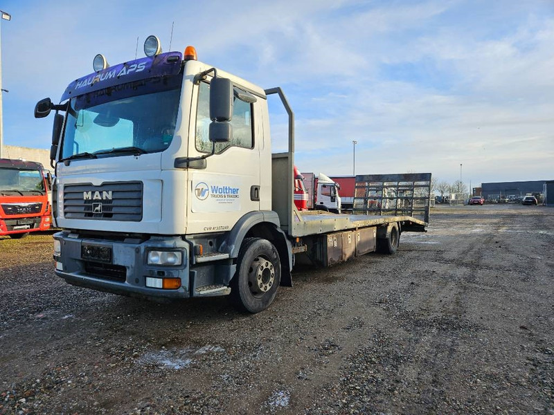 MAN TGM 15.280 // Machinetransport // Autotransporter - Camión portavehículos: foto 3 MAN TGM 15.280 // Machinetransport // Autotransporter - Camión portavehículos: foto 3