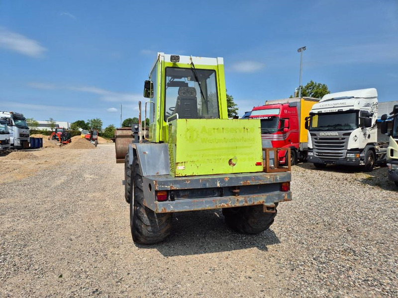 O & K L15 With bucket and quickshift - Cargadora de ruedas: foto 5 O & K L15 With bucket and quickshift - Cargadora de ruedas: foto 5
