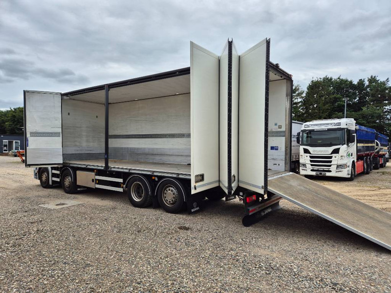Scania R 500 8x2 //Rampe// Underboring - Camión caja cerrada: foto 2 Scania R 500 8x2 //Rampe// Underboring - Camión caja cerrada: foto 2