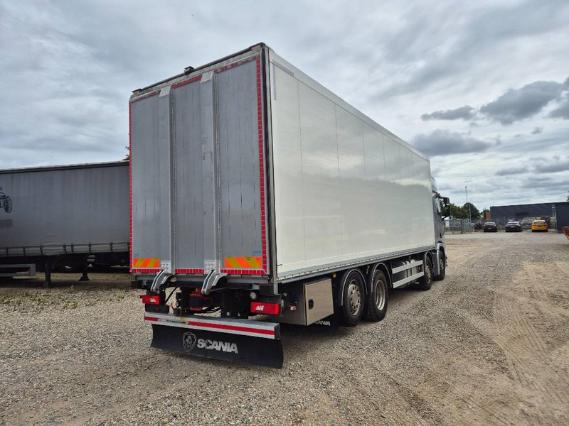 Scania R 500 8x2 //Rampe// Underboring - Camión caja cerrada: foto 4 Scania R 500 8x2 //Rampe// Underboring - Camión caja cerrada: foto 4