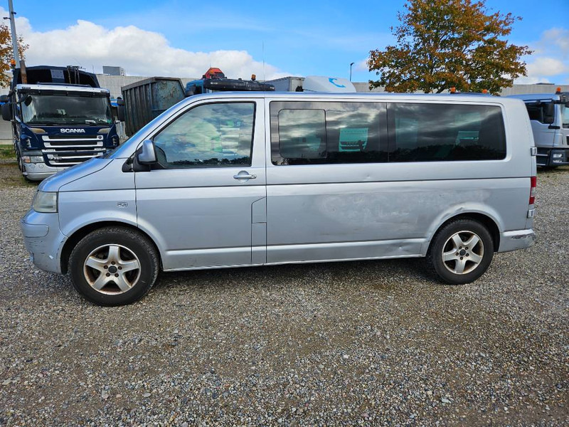 Volkswagen Caravelle 2,5 TDi 130 lang 10prs 5d - Minibús, Furgoneta de pasajeros: foto 2 Volkswagen Caravelle 2,5 TDi 130 lang 10prs 5d - Minibús, Furgoneta de pasajeros: foto 2