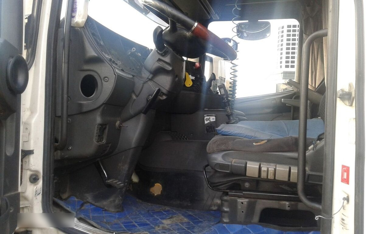 Cabeza tractora Scania 124L420: foto 6