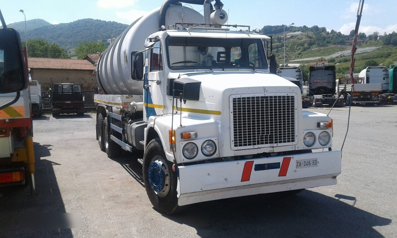 Volvo N.12 - Limpieza de alcantarillado: foto 1 Volvo N.12 - Limpieza de alcantarillado: foto 1