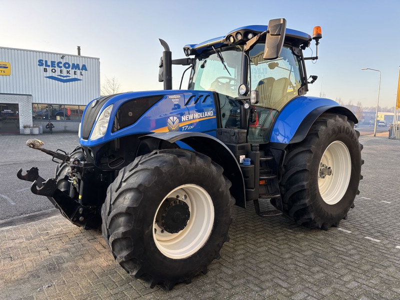 New Holland T7.230 AC STAGE V - Tractor: foto 1 New Holland T7.230 AC STAGE V - Tractor: foto 1