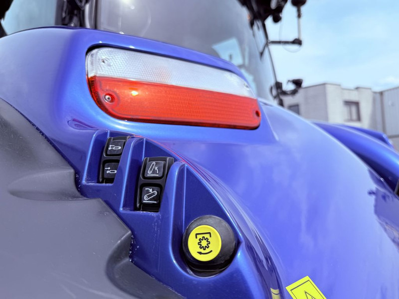Tractor New Holland T7.270 AutoCommand Blue Power – Stage V: foto 8