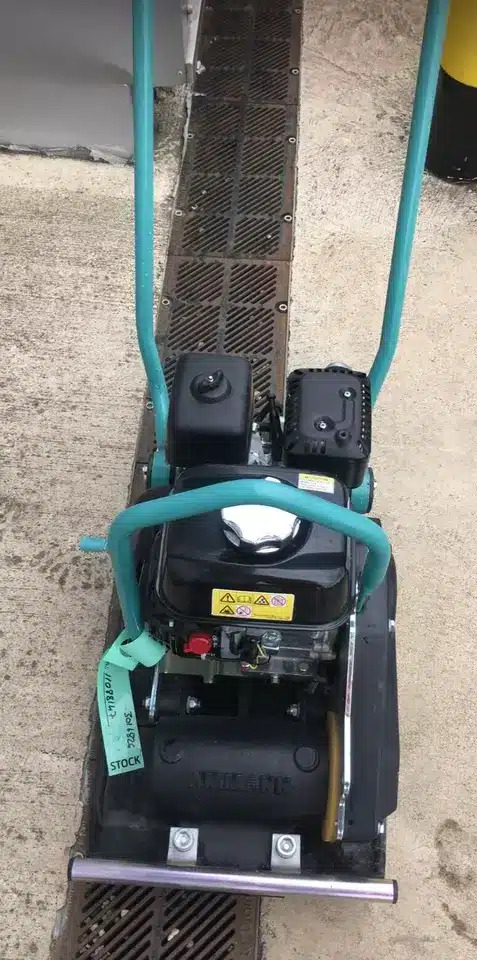 AMMANN APF12/40 - Plancha reversible: foto 2 AMMANN APF12/40 - Plancha reversible: foto 2