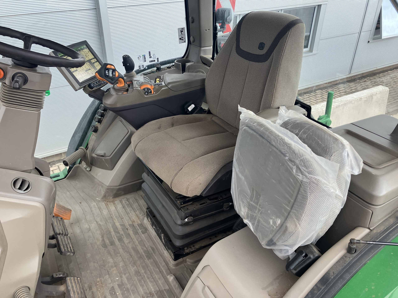 Tractor John Deer 7R 350: foto 19 Tractor John Deer 7R 350: foto 19