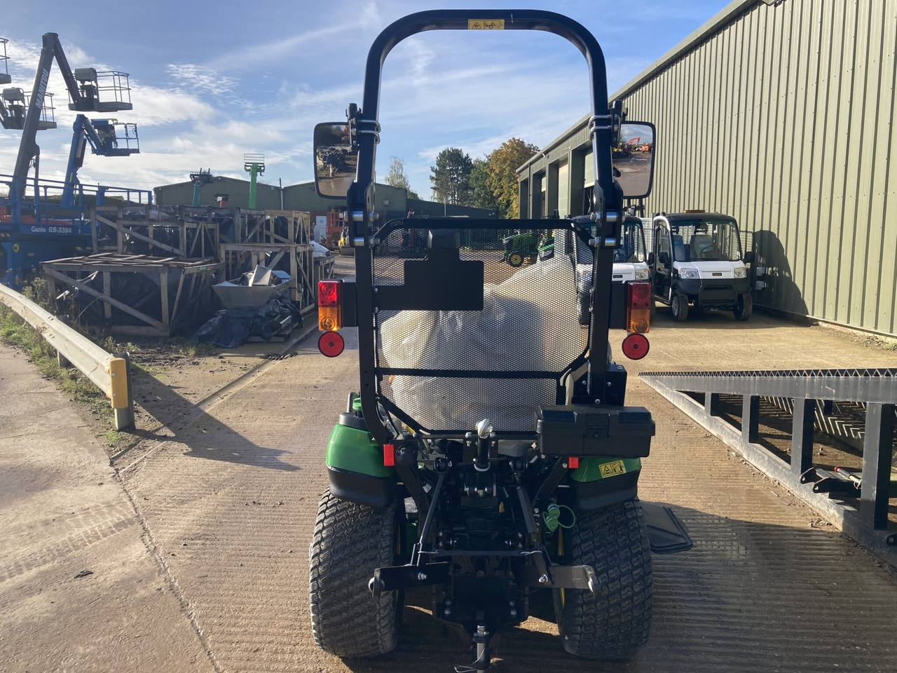 John Deere 1026R compact tractor - Mini tractor: foto 4 John Deere 1026R compact tractor - Mini tractor: foto 4
