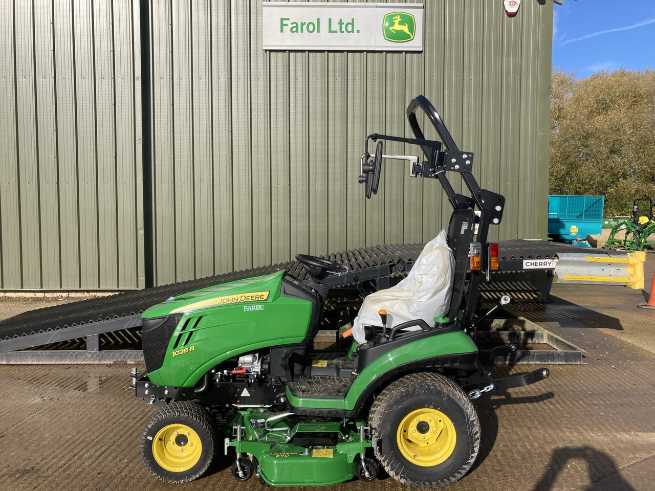 John Deere 1026R compact tractor - Mini tractor: foto 2 John Deere 1026R compact tractor - Mini tractor: foto 2