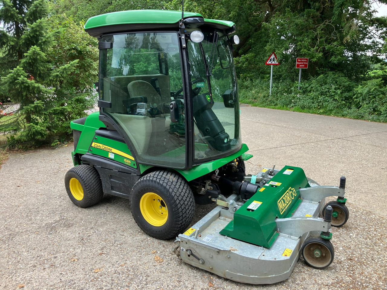 John Deere 1585 out front mower - Cortacésped: foto 1 John Deere 1585 out front mower - Cortacésped: foto 1