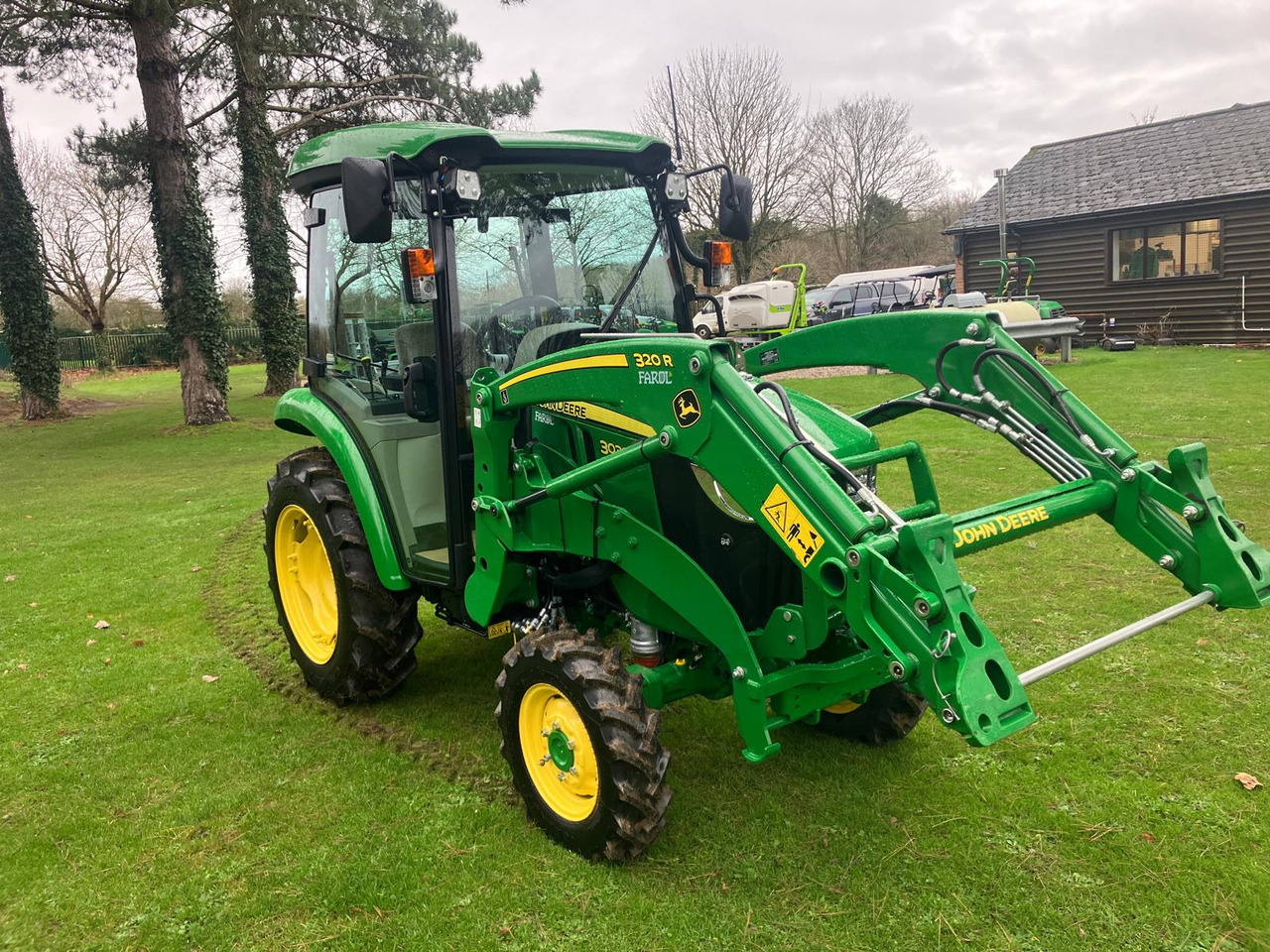 John Deere 3039R compact tractor - Mini tractor: foto 2 John Deere 3039R compact tractor - Mini tractor: foto 2