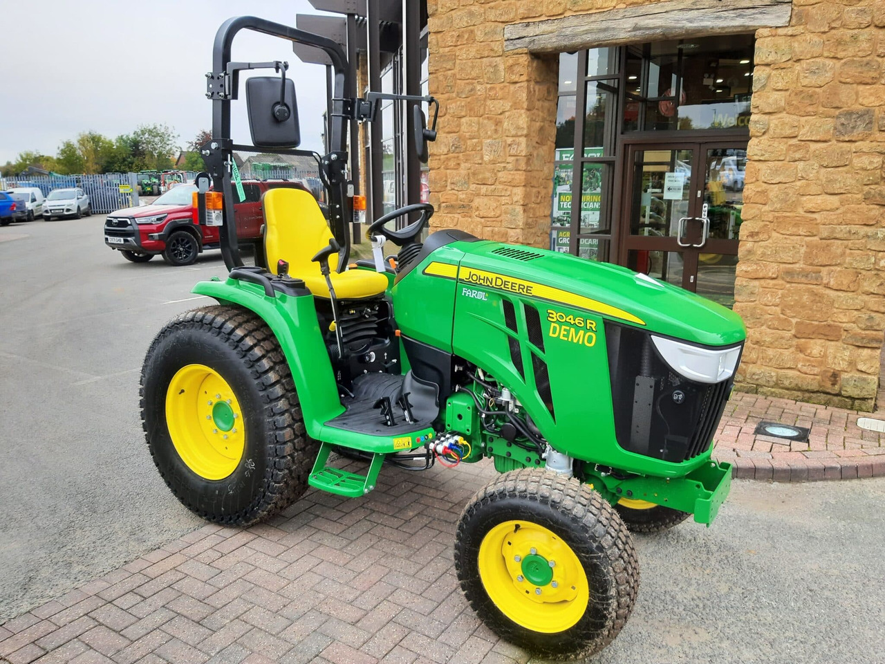 John Deere 3046R compact tractor - Mini tractor: foto 1 John Deere 3046R compact tractor - Mini tractor: foto 1