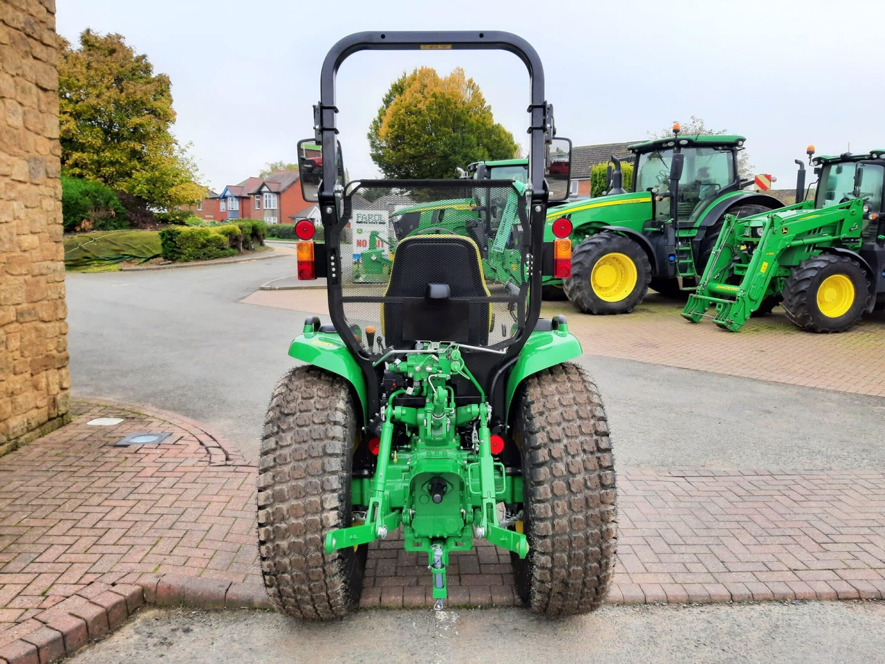 John Deere 3046R compact tractor - Mini tractor: foto 5 John Deere 3046R compact tractor - Mini tractor: foto 5