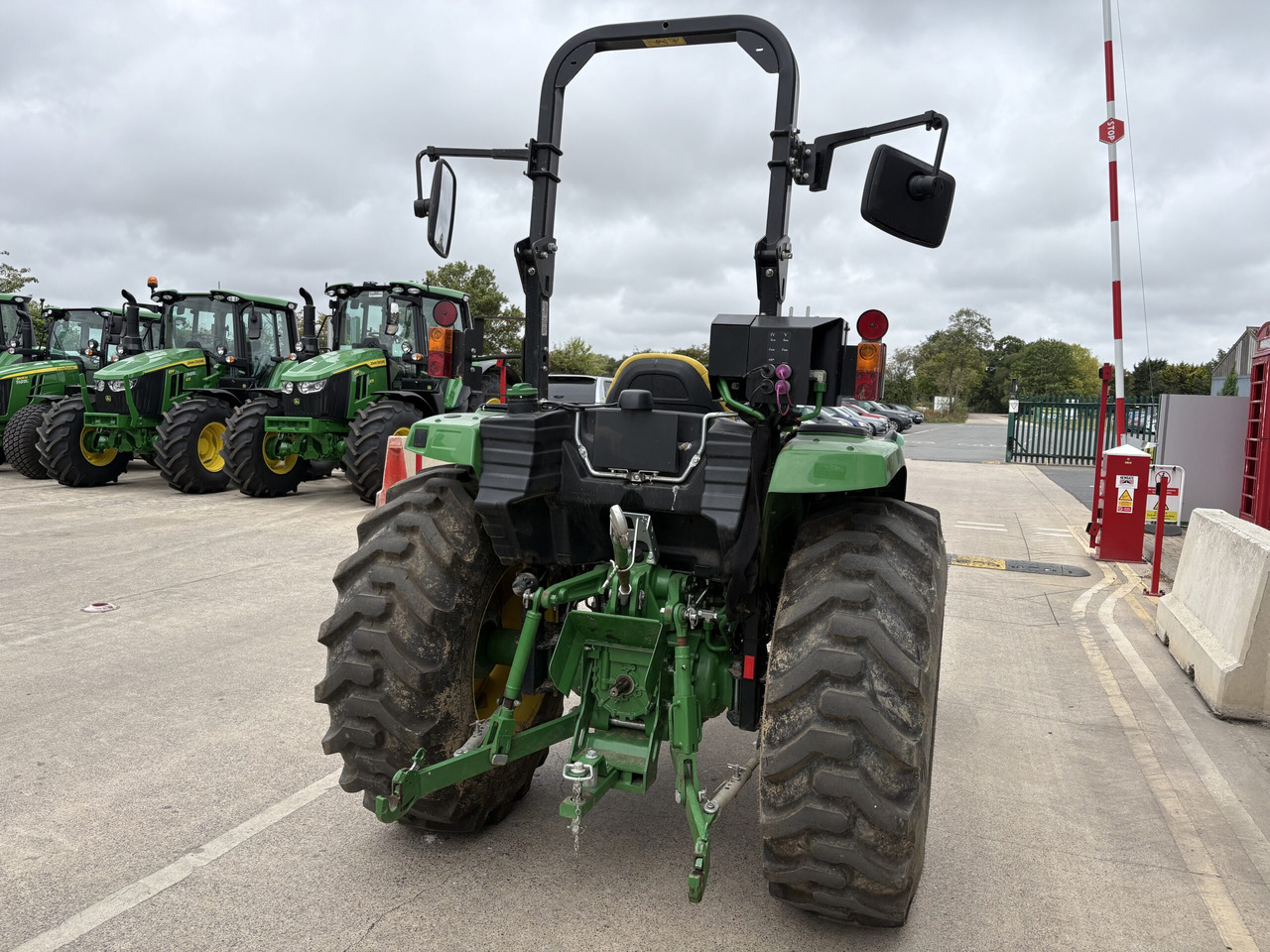 John Deere 4052M Compact Tractor - Mini tractor: foto 4 John Deere 4052M Compact Tractor - Mini tractor: foto 4