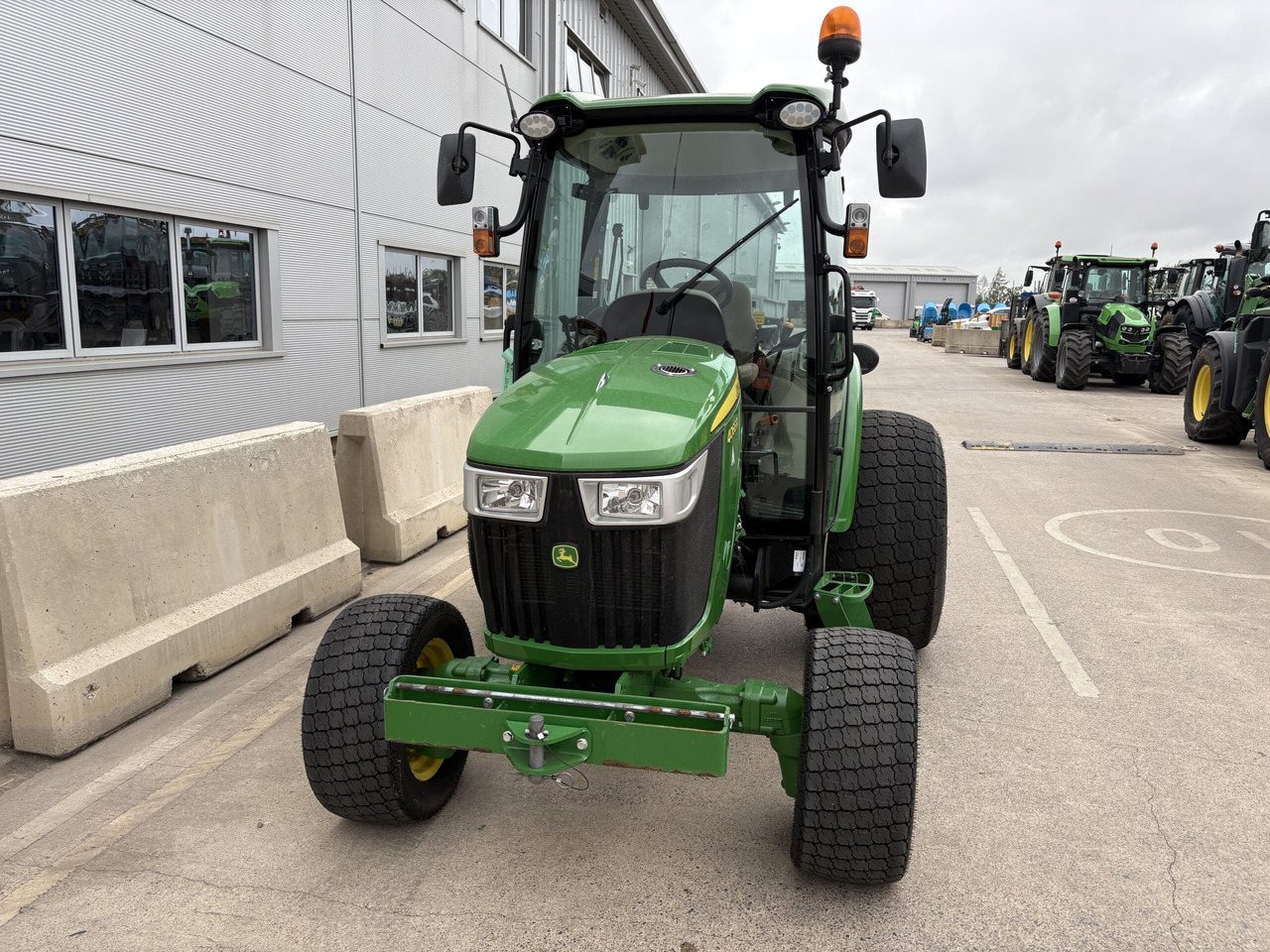 John Deere 4066R Compact Tractor - Mini tractor: foto 4 John Deere 4066R Compact Tractor - Mini tractor: foto 4