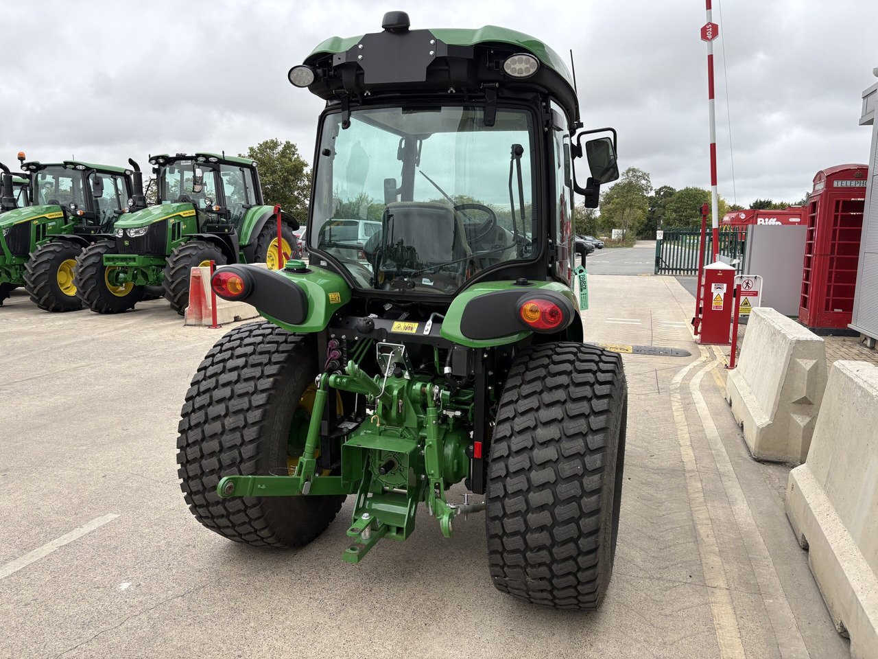 John Deere 4066R Compact Tractor - Mini tractor: foto 4 John Deere 4066R Compact Tractor - Mini tractor: foto 4