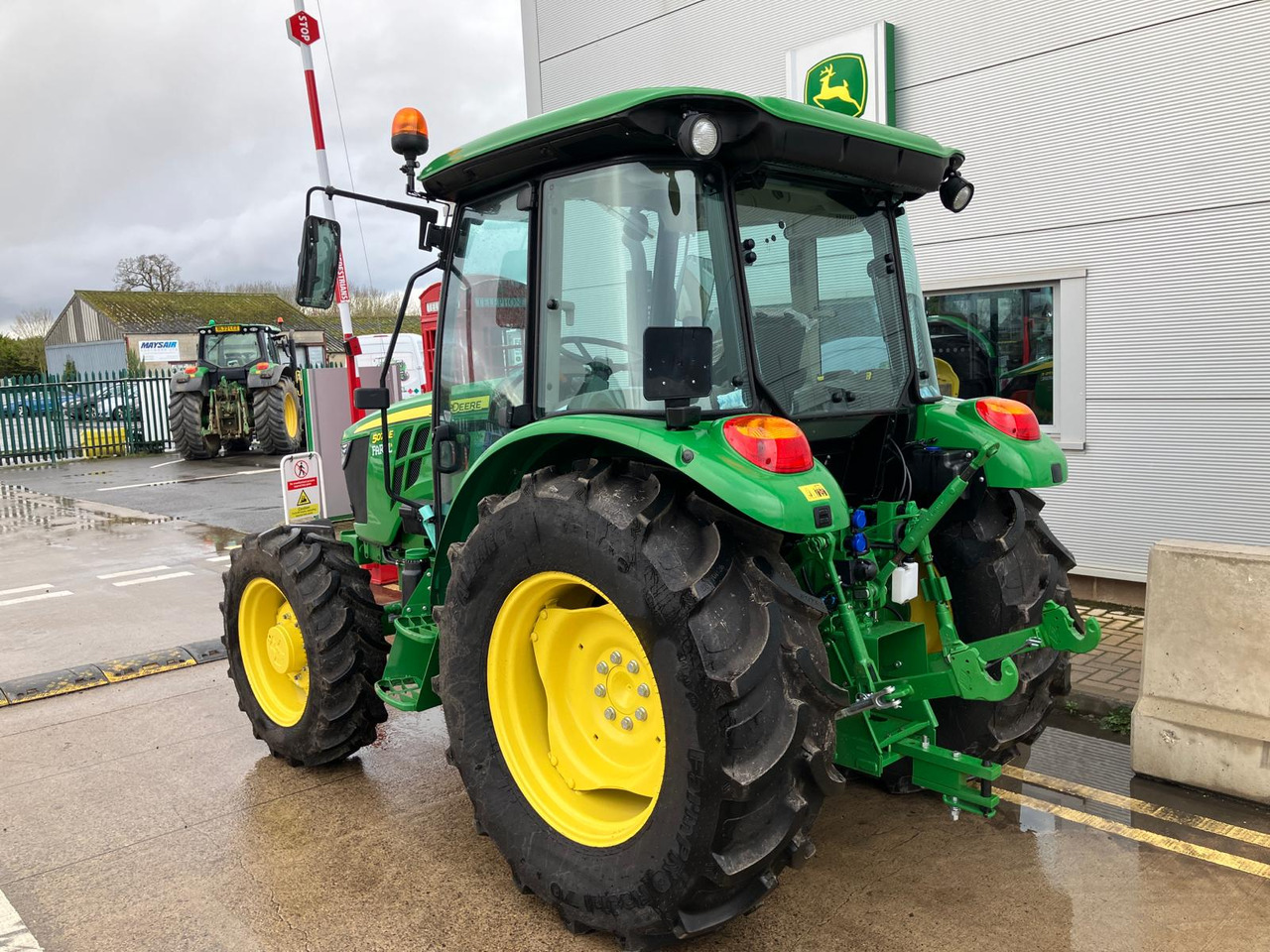 John Deere 5075E - Tractor: foto 4 John Deere 5075E - Tractor: foto 4