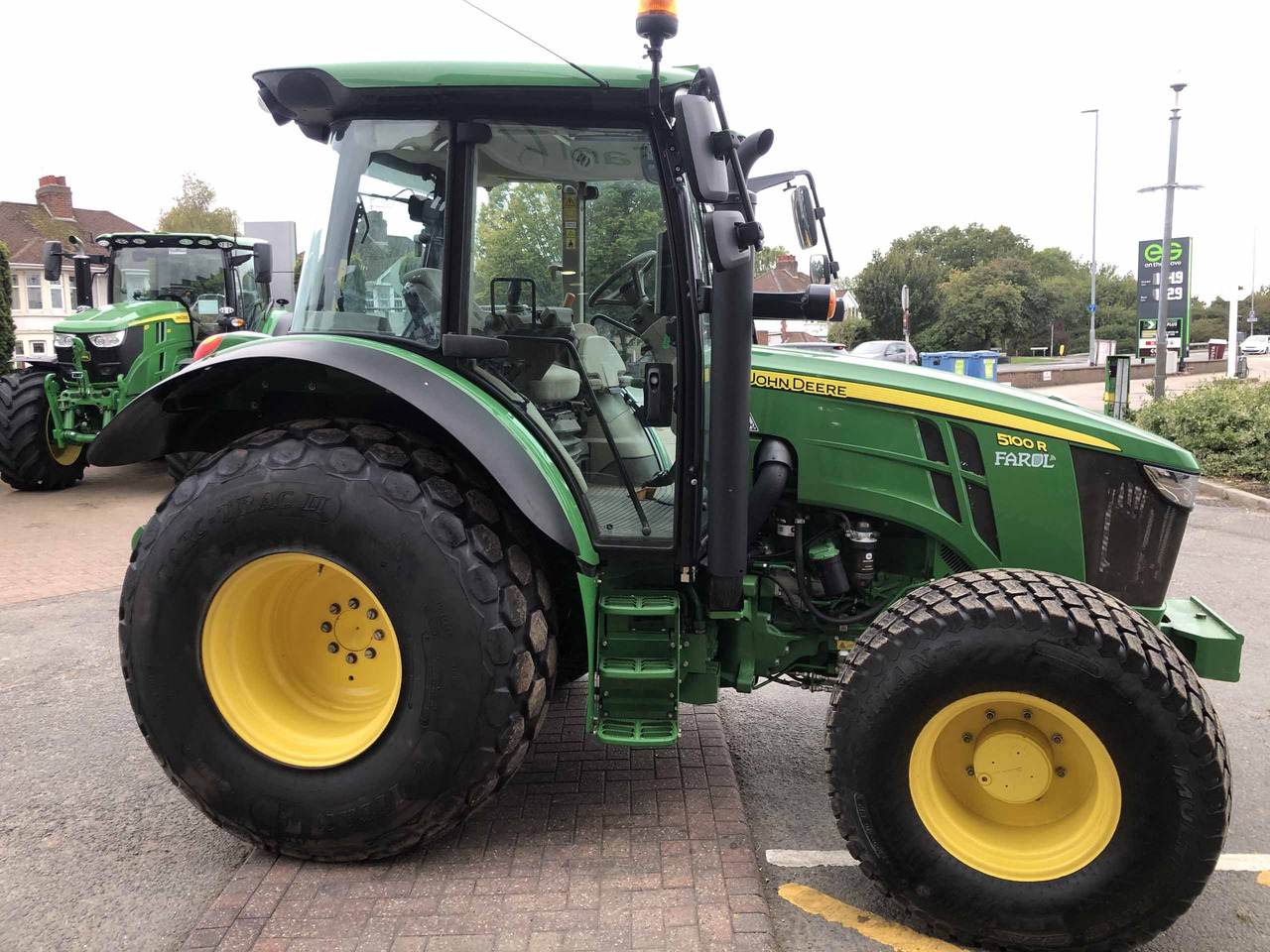 John Deere 5100R - Tractor: foto 2 John Deere 5100R - Tractor: foto 2