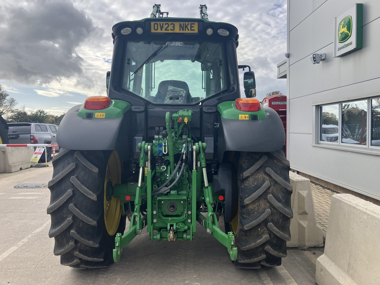 John Deere 6100M + 623M Loader - Tractor: foto 4 John Deere 6100M + 623M Loader - Tractor: foto 4