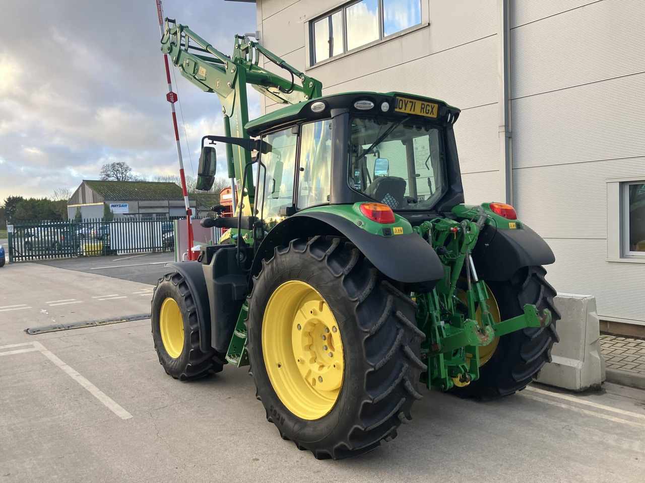 John Deere 6120M - Tractor: foto 3 John Deere 6120M - Tractor: foto 3