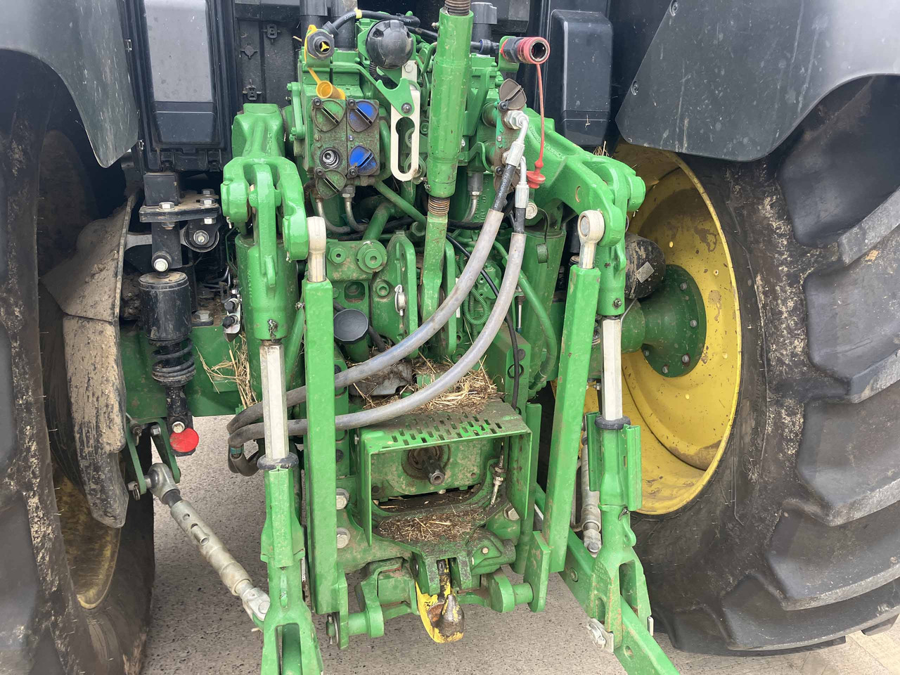 Tractor John Deere 6140M: foto 9
