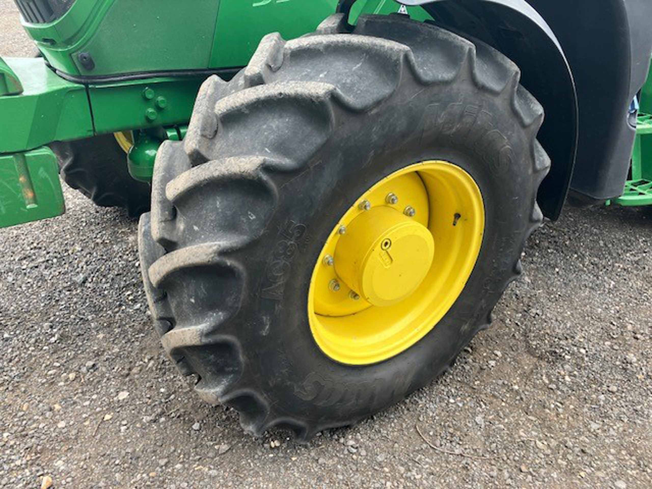 John Deere 6145M - Tractor: foto 2 John Deere 6145M - Tractor: foto 2