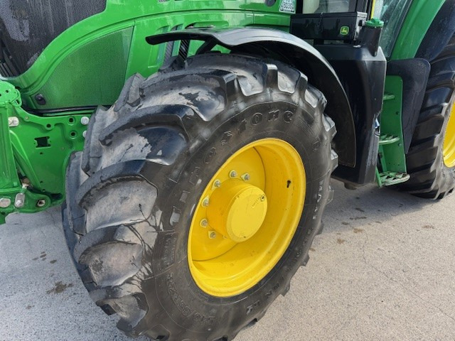 John Deere 6155M - Tractor: foto 2 John Deere 6155M - Tractor: foto 2