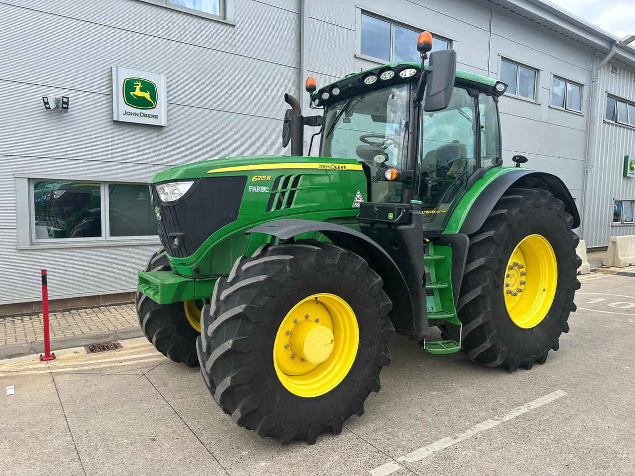 John Deere 6215R - Tractor: foto 1 John Deere 6215R - Tractor: foto 1