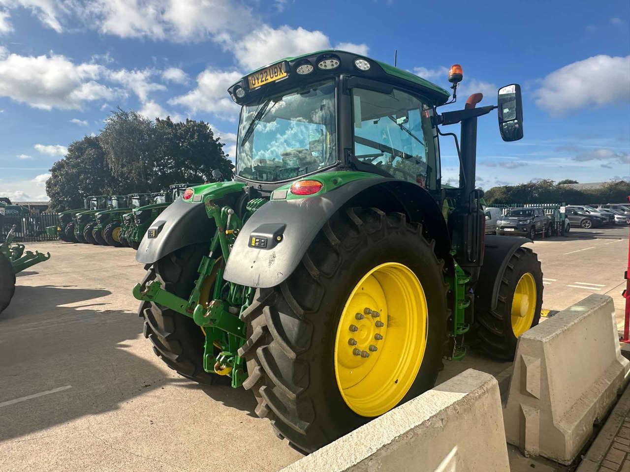 John Deere 6215R - Tractor: foto 4 John Deere 6215R - Tractor: foto 4