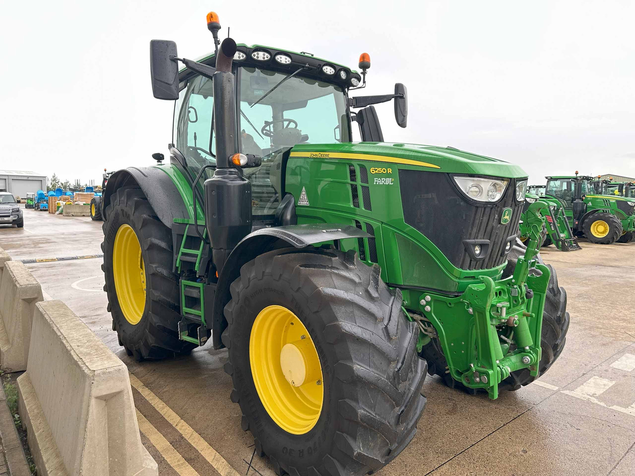 Tractor John Deere 6250R: foto 8