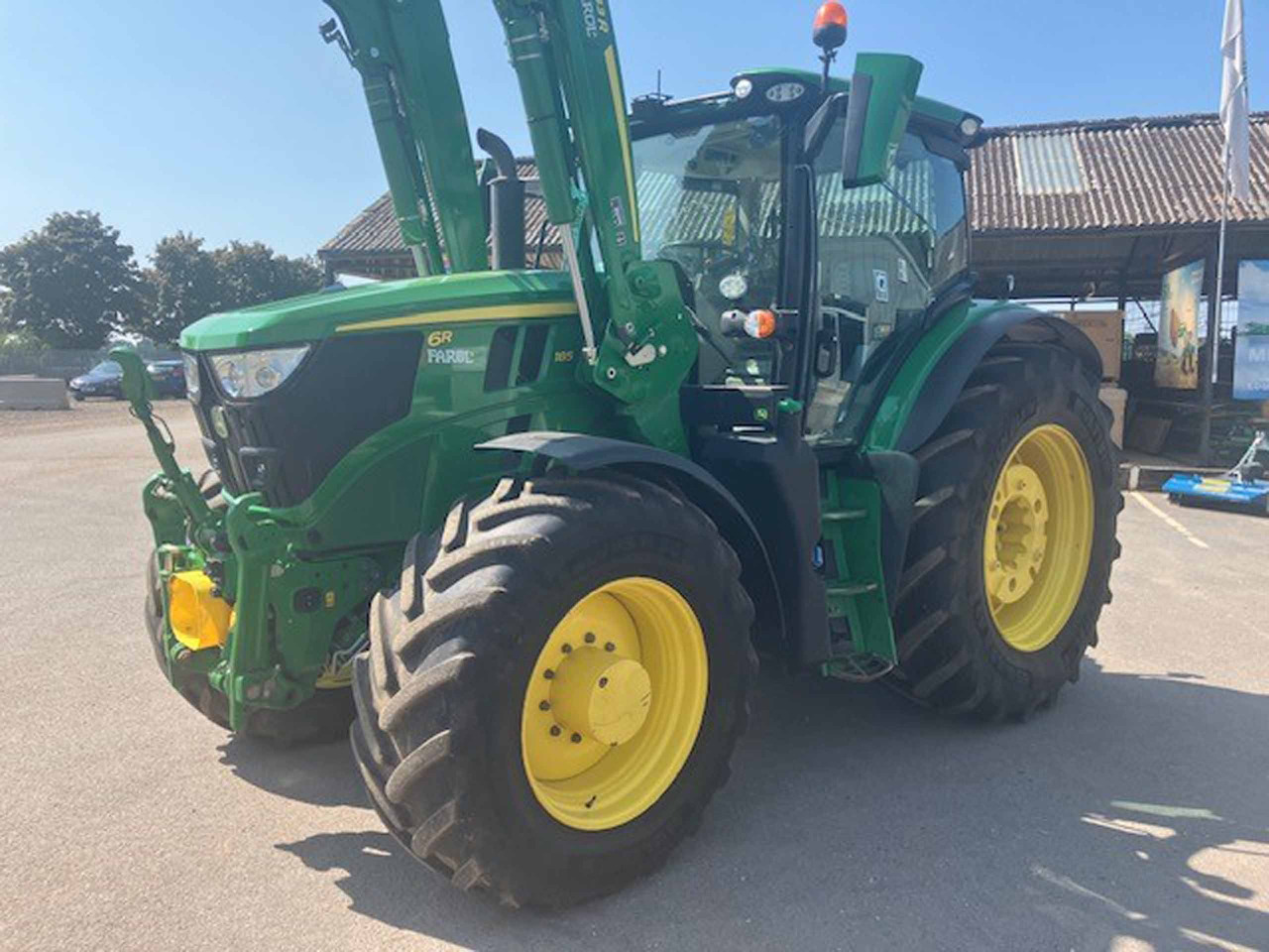 John Deere 6R 185 - Tractor: foto 1 John Deere 6R 185 - Tractor: foto 1