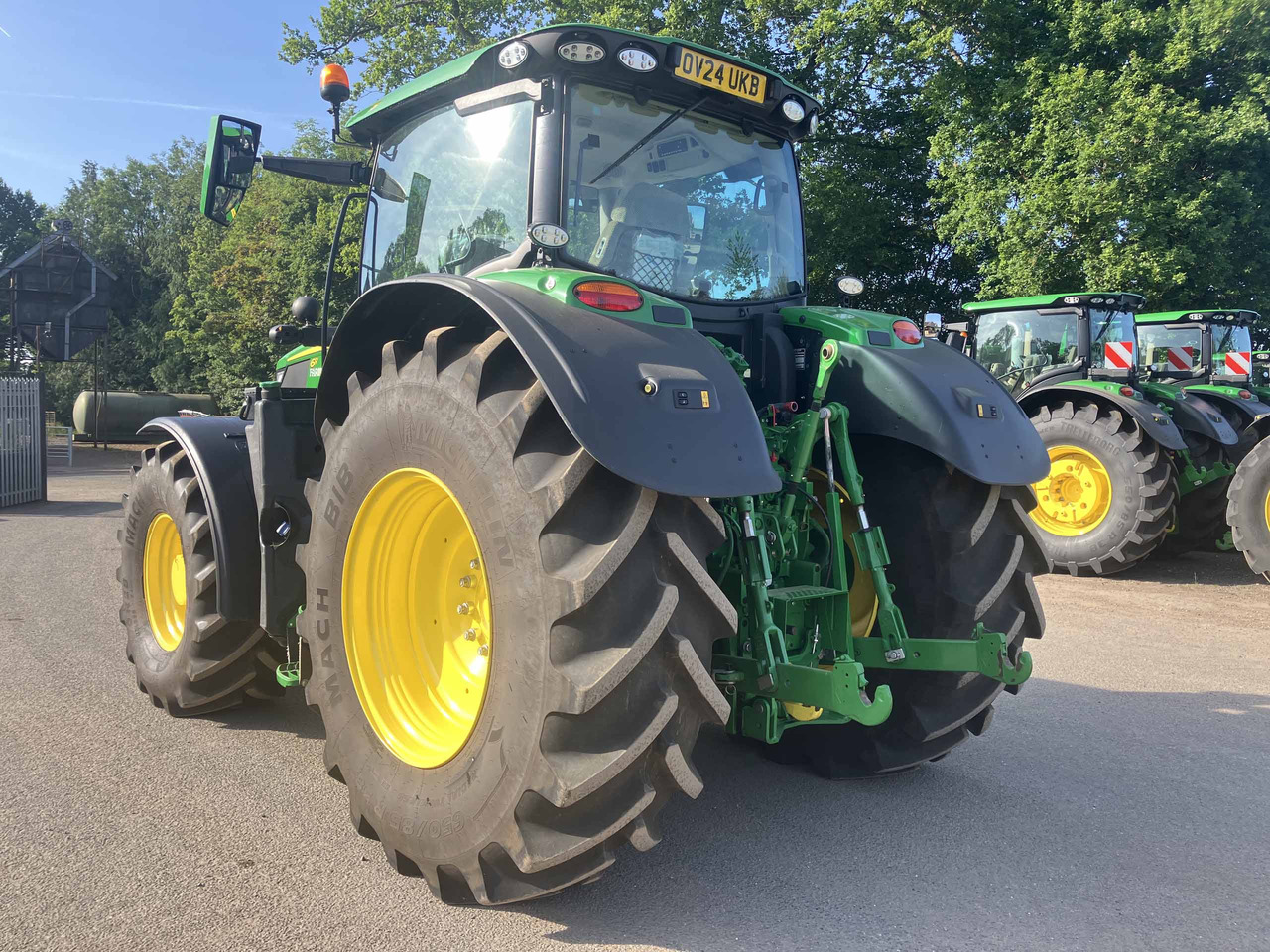 John Deere 6R 215 - Tractor: foto 3 John Deere 6R 215 - Tractor: foto 3