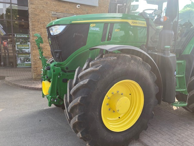 Tractor John Deere 6R 250: foto 18