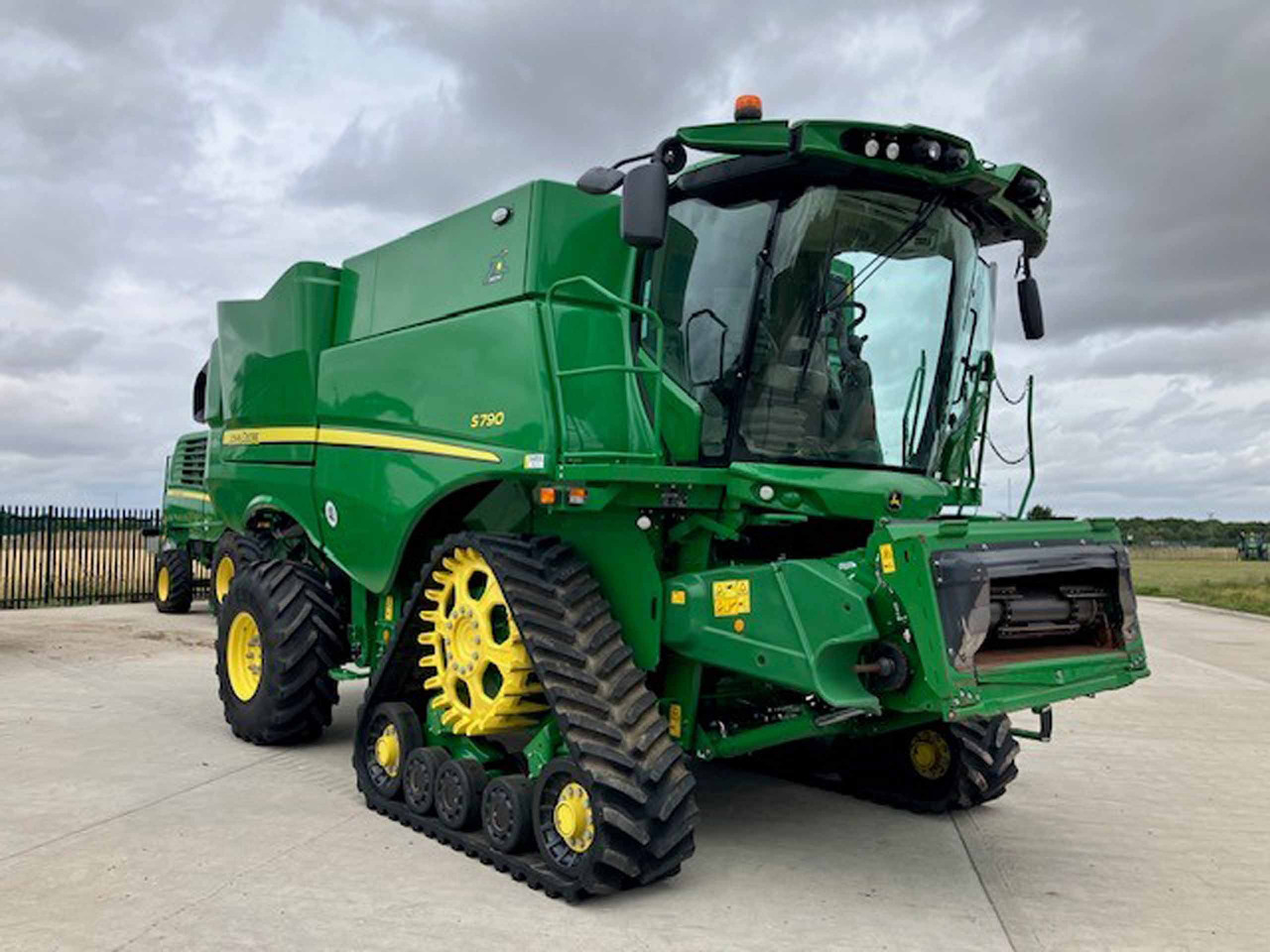 John Deere S790 - Cosechadora de granos: foto 1 John Deere S790 - Cosechadora de granos: foto 1