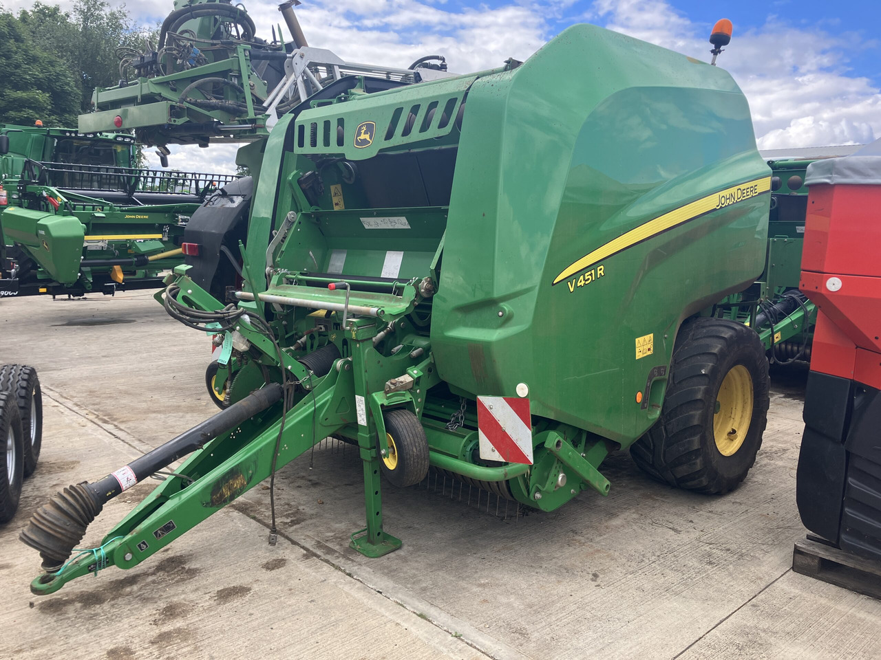 John Deere V451R - Maquinaria de henificación: foto 1 John Deere V451R - Maquinaria de henificación: foto 1