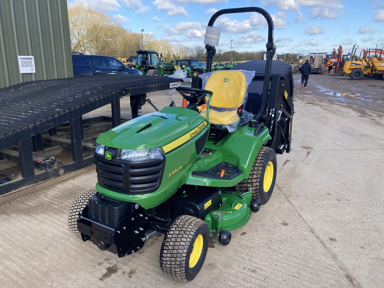 John Deere X950R ride on cut and collect mower - Cortacésped: foto 1 John Deere X950R ride on cut and collect mower - Cortacésped: foto 1