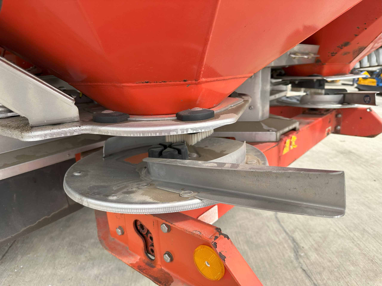 Kuhn Axis 40.1W - Esparcidor de fertilizantes: foto 3 Kuhn Axis 40.1W - Esparcidor de fertilizantes: foto 3