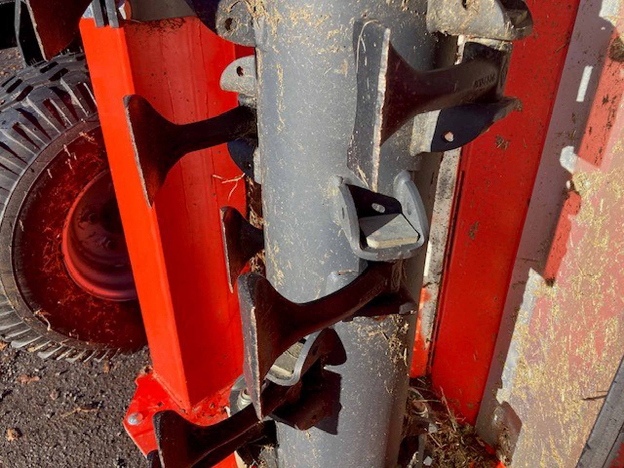 Kuhn RM610R Flail mower - Desbrozadora de martillos/ Trituradora: foto 2 Kuhn RM610R Flail mower - Desbrozadora de martillos/ Trituradora: foto 2