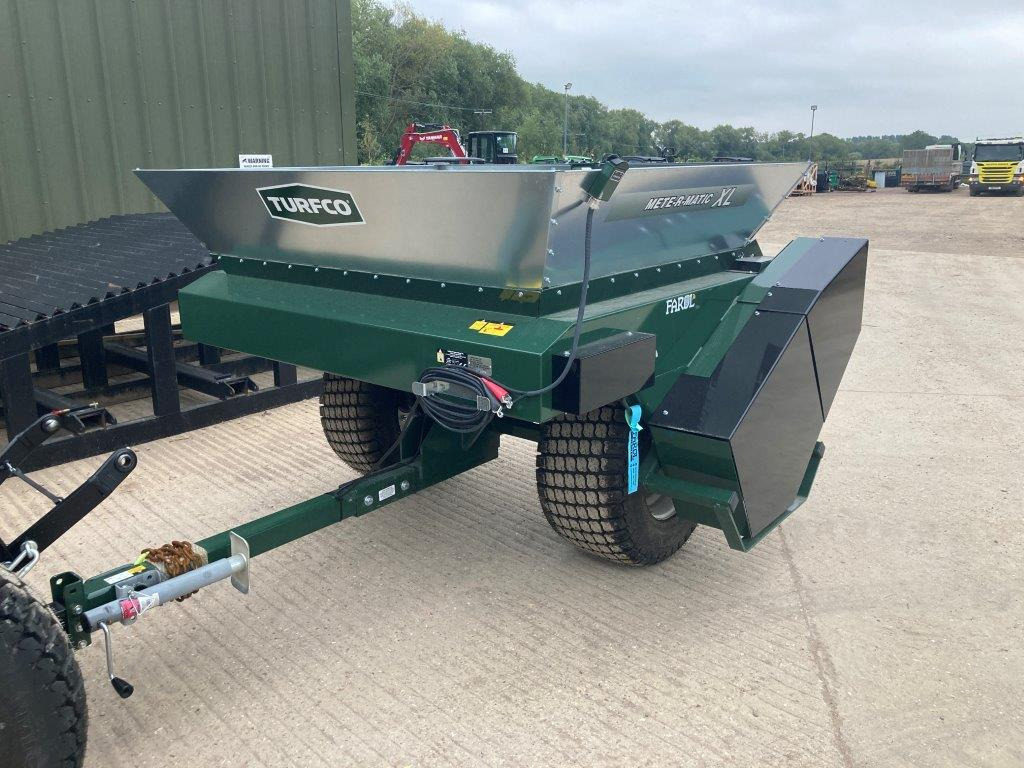 Turfco METE-R-MATIC XL Top Dresser - Maquinaria de jardinería: foto 1 Turfco METE-R-MATIC XL Top Dresser - Maquinaria de jardinería: foto 1