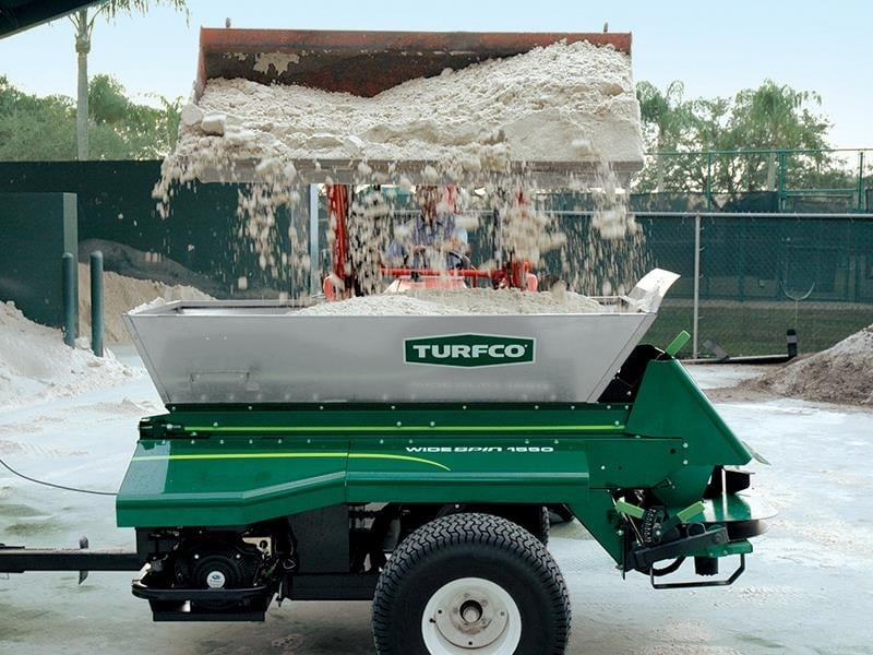Turfco Towed 1550 WideSpin Broadcast Topdresser - Maquinaria de jardinería: foto 3 Turfco Towed 1550 WideSpin Broadcast Topdresser - Maquinaria de jardinería: foto 3