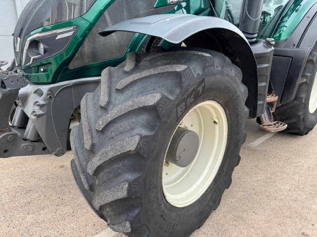VALTRA T214 - Tractor: foto 2 VALTRA T214 - Tractor: foto 2